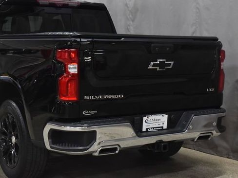 Used 2022 Chevrolet Silverado 1500 LTZ w/ LTZ Premium Package AWD/4WD image 9