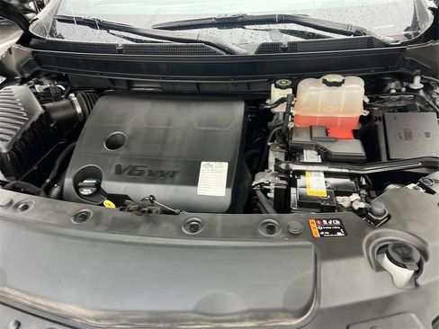 Certified 2023 Buick Enclave Essence image 10