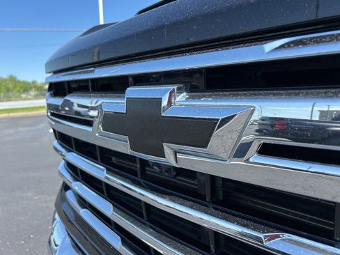 Used 2024 Chevrolet Silverado 2500 LTZ w/ LTZ Convenience Package AWD/4WD image 10