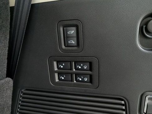 Used 2025 INFINITI QX80 Sensory AWD/4WD image 28