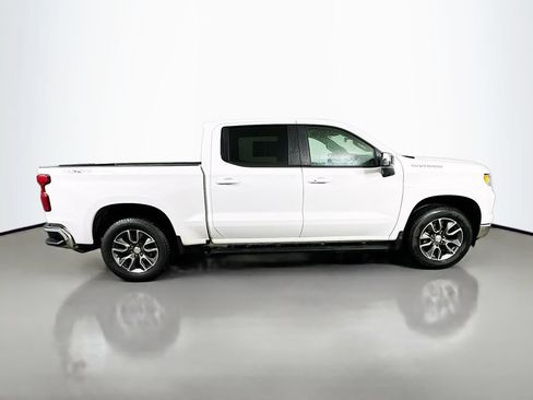 Used 2024 Chevrolet Silverado 1500 LT AWD/4WD image 7