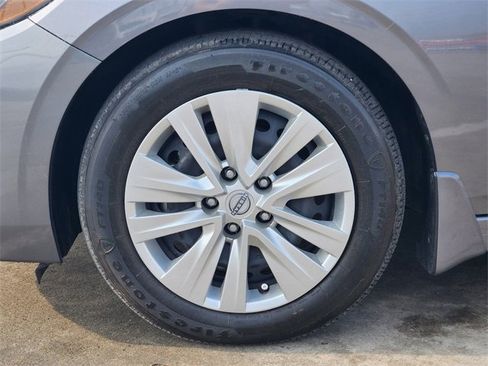 Used 2024 Nissan Sentra S image 10