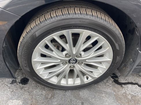 Used 2018 Toyota Camry XLE image 26