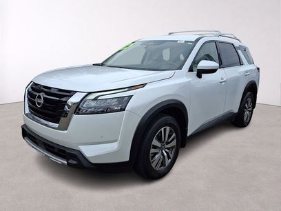 Used 2025 Nissan Pathfinder SL