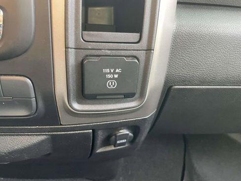 Certified 2019 RAM 1500 Classic SLT w/ Luxury Group image 25