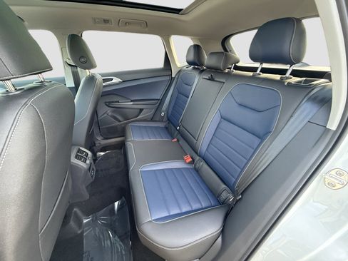 New 2026 Volkswagen Taos SEL image 20