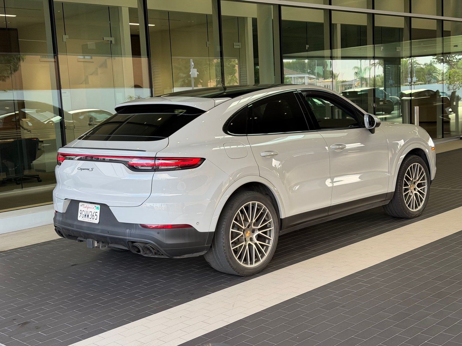 Certified 2023 Porsche Cayenne S AWD/4WD image 8
