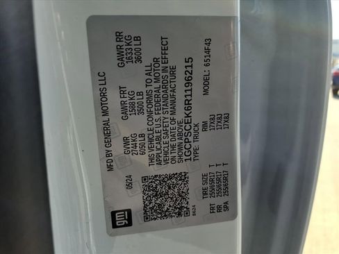 Used 2024 Chevrolet Colorado LT w/ LT Convenience Package II image 25