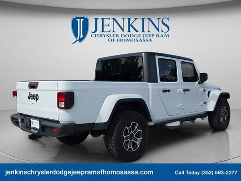 Used 2020 Jeep Gladiator Sport AWD/4WD image 4
