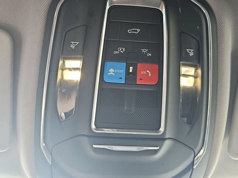 Used 2022 Jeep Grand Cherokee L Limited AWD/4WD image 20