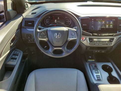 Certified 2025 Honda Passport EX-L image 21