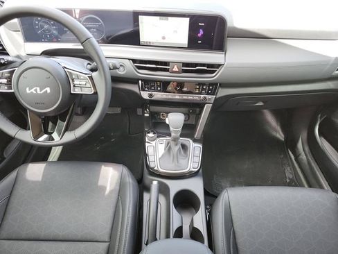 New 2026 Kia Seltos EX FWD image 17
