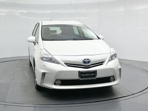 Used 2014 Toyota Prius V Five image 52