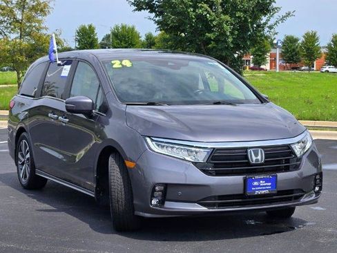 Used 2024 Honda Odyssey Touring image 3