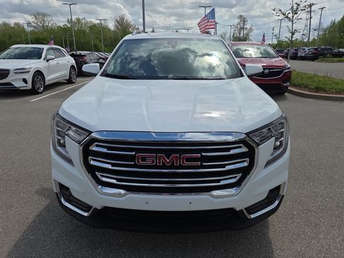 Used 2024 GMC Terrain SLT image 8
