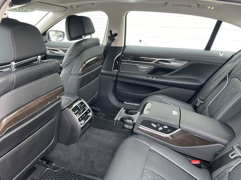 Used 2022 BMW 750i xDrive 750i xDrive image 30