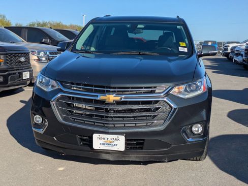 Used 2020 Chevrolet Traverse LT image 8