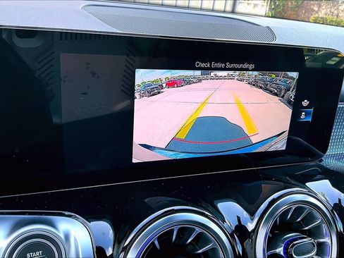 Used 2023 Mercedes-Benz GLB 250 image 26