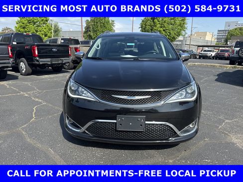 Used 2018 Chrysler Pacifica Limited image 5