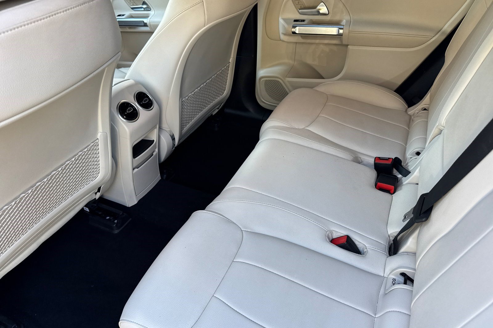 Used 2023 Mercedes-Benz EQB 250+ image 32