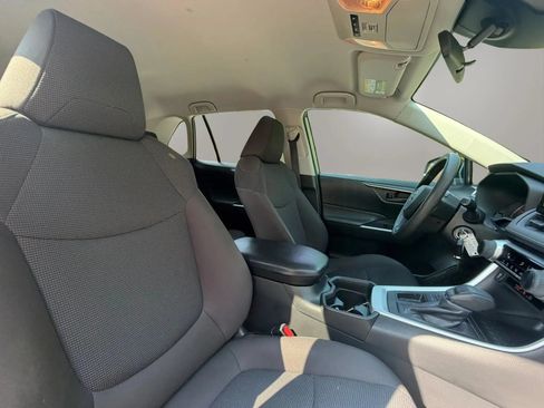 Used 2021 Toyota RAV4 LE FWD image 21