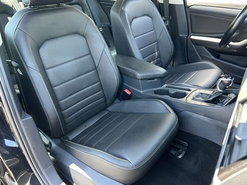 Used 2024 Volkswagen Jetta SE FWD image 8