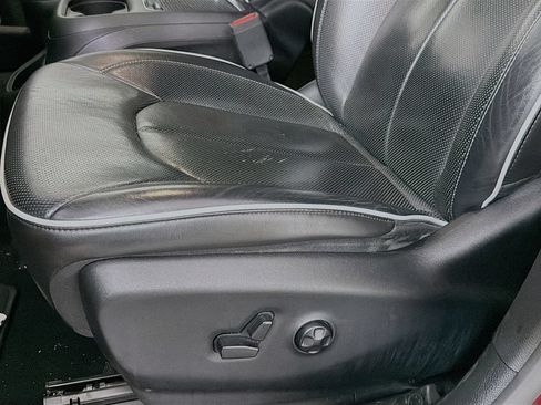 Used 2019 Chrysler Pacifica Limited w/ Advanced Safetytec Group FWD image 20