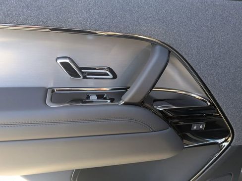 New 2026 Land Rover Range Rover Sport SE image 13