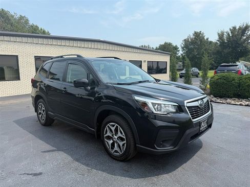 Used 2019 Subaru Forester Premium w/ All-Weather Package AWD/4WD image 5