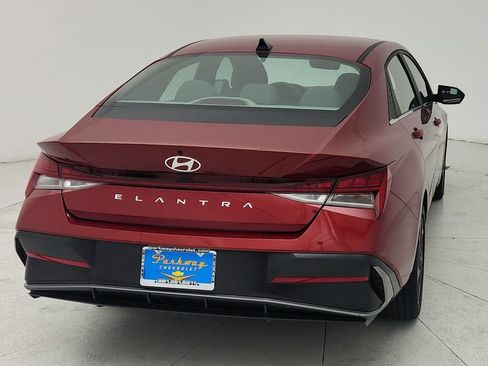 Used 2025 Hyundai Elantra SEL FWD image 6