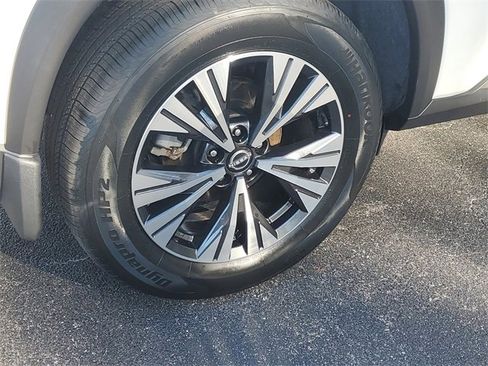 Certified 2023 Nissan Rogue SV w/ SV Premium B Package image 5