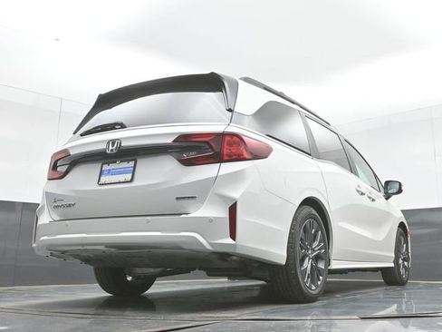 New 2026 Honda Odyssey Touring image 52