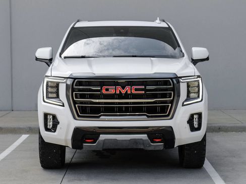 Used 2023 GMC Yukon AT4 w/ AT4 Premium Package AWD/4WD image 6