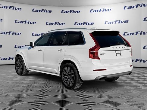 Used 2021 Volvo XC90 T5 Momentum image 3