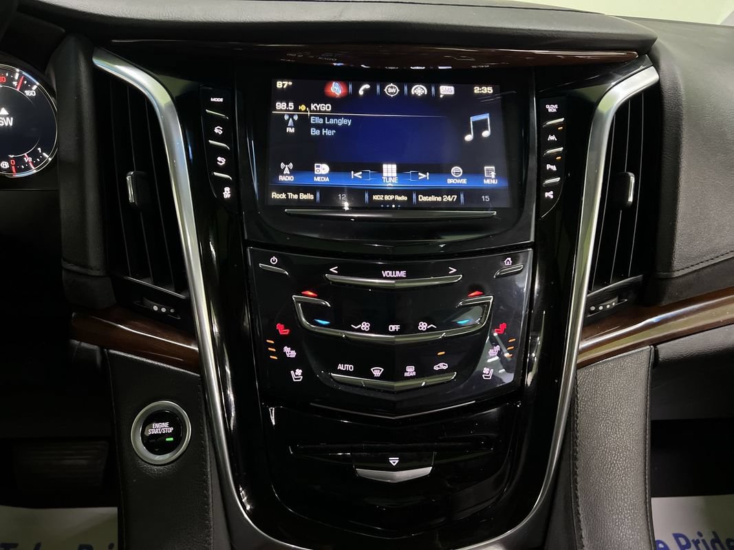 Used 2018 Cadillac Escalade Luxury AWD/4WD image 20