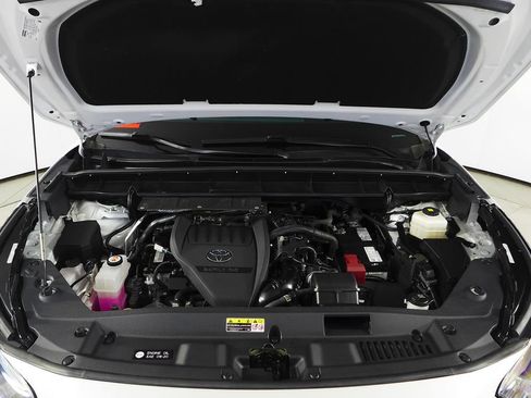 Used 2023 Toyota Highlander Limited FWD image 6