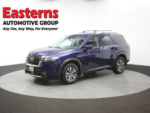 Used 2023 Nissan Pathfinder SL AWD/4WD image 57