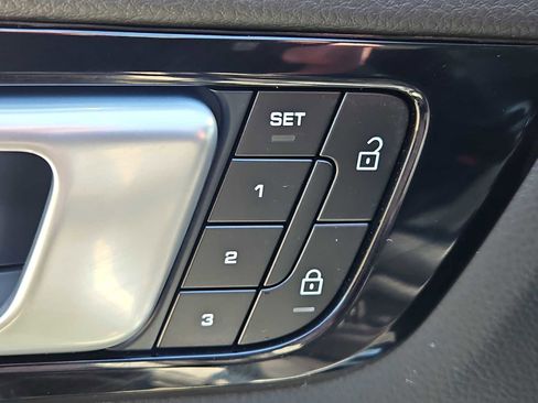 Certified 2022 Porsche Cayenne Platinum Edition AWD/4WD image 13