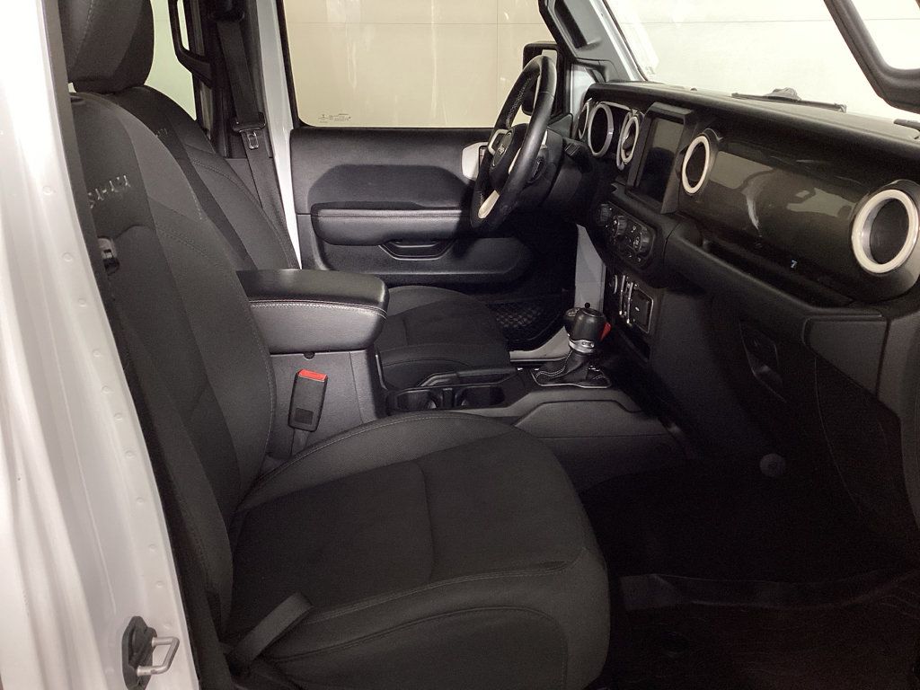 Used 2020 Jeep Wrangler Unlimited Sahara AWD/4WD image 9