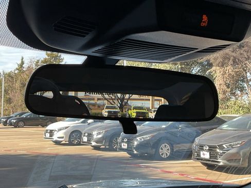 New 2025 Nissan Rogue SV w/ SV Premium Package image 28