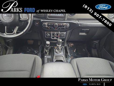 Used 2022 Jeep Gladiator Willys image 13