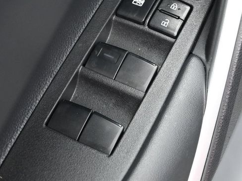 Used 2025 Toyota Corolla Cross AWD Hybrid image 12