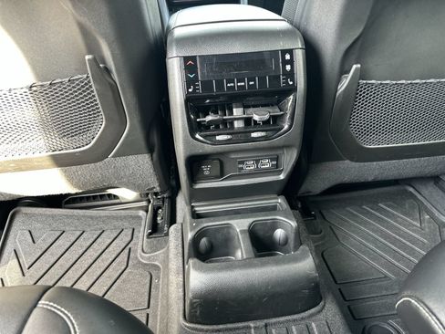 Used 2024 Jeep Grand Cherokee L Limited w/ Luxury Tech Group II AWD/4WD image 22