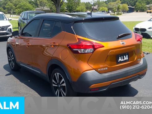 Used 2019 Nissan Kicks S FWD image 9