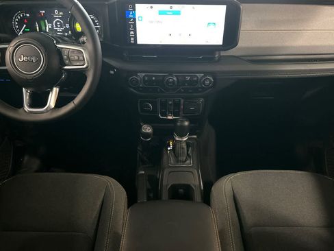 Used 2025 Jeep Wrangler Sahara w/ Safety Group image 4