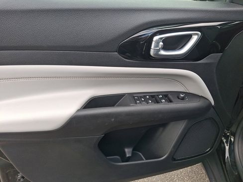 Used 2022 Jeep Compass Limited image 22