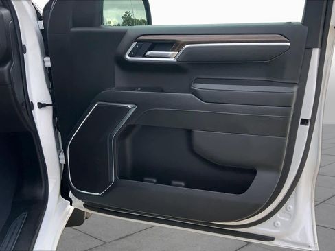 Used 2025 Chevrolet Silverado 1500 LT RWD image 22