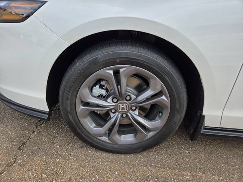 Used 2026 Honda Accord EX-L image 4