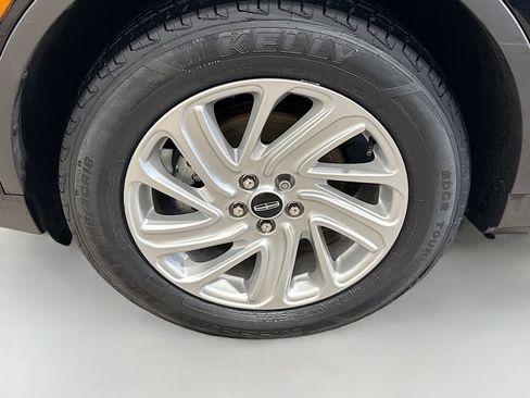 Used 2024 Lincoln Corsair AWD image 24