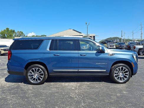 New 2025 GMC Yukon XL Denali w/ Sun & Power Step Package image 9